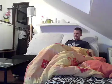 Snapshot of Cambitchboy chatting on December 2025 05:13:01 AM Cambitchboy online show from December 2025 05:13:01 AM