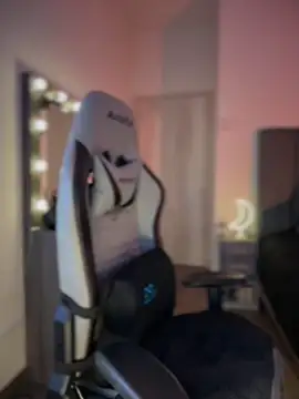 JanyLunaa online show from November 2025 11:05:01 PM