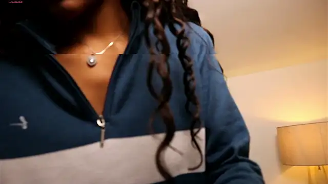 Snapshot of Valeriestyle chatting on October 2025 03:48:01 AM Valeriestyle online show from October 2025 03:48:01 AM