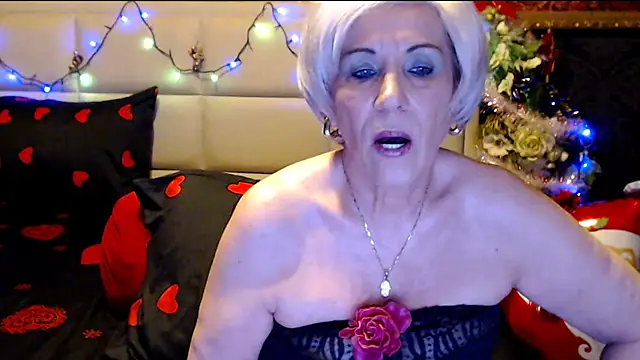 Snapshot of HappyWomanOn chatting on December 2024 09:35:02 AM HappyWomanOn online show from December 2024 09:35:02 AM
