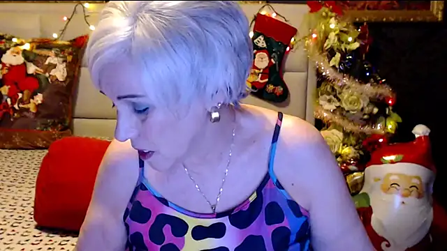 Snapshot of HappyWomanOn chatting on December 2024 11:32:02 AM HappyWomanOn online show from December 2024 11:32:02 AM