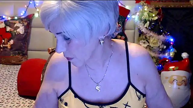 Snapshot of HappyWomanOn chatting on December 2024 07:46:02 PM HappyWomanOn online show from December 2024 07:46:02 PM