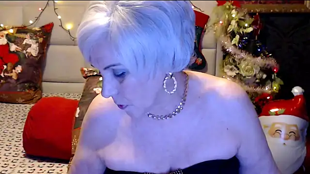 Snapshot of HappyWomanOn chatting on December 2024 10:23:02 PM HappyWomanOn online show from December 2024 10:23:02 PM