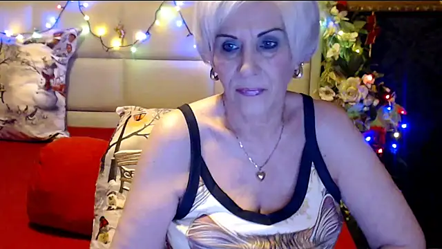 Snapshot of HappyWomanOn chatting on January 2025 07:29:02 PM HappyWomanOn online show from January 2025 07:29:02 PM