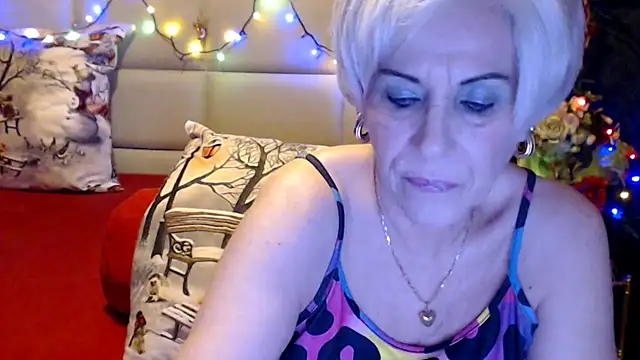 Snapshot of HappyWomanOn chatting on January 2025 07:13:02 PM HappyWomanOn online show from January 2025 07:13:02 PM