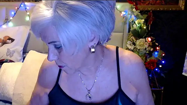 Snapshot of HappyWomanOn chatting on January 2025 07:37:01 PM HappyWomanOn online show from January 2025 07:37:01 PM