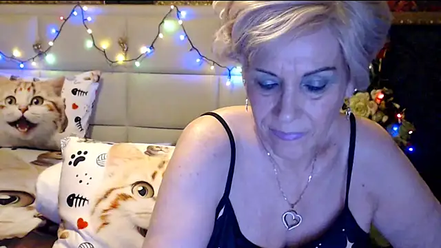 Snapshot of HappyWomanOn chatting on February 2025 07:23:02 PM HappyWomanOn online show from February 2025 07:23:02 PM