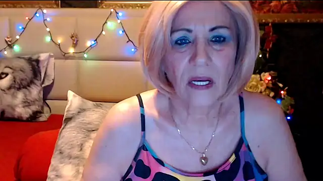 Snapshot of HappyWomanOn chatting on March 2025 07:38:02 PM HappyWomanOn online show from March 2025 07:38:02 PM