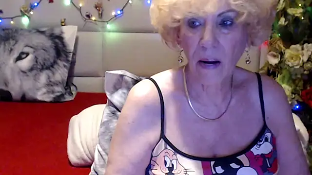 HappyWomanOn online show from May 2026 06:20:01 PM