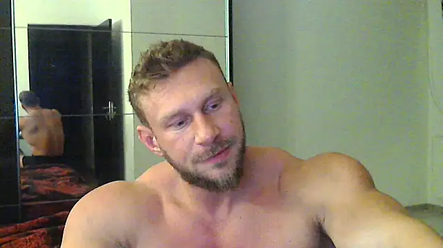 Snapshot of muscularkevin chatting on December 2024 02:38:01 PM muscularkevin online show from December 2024 02:38:01 PM