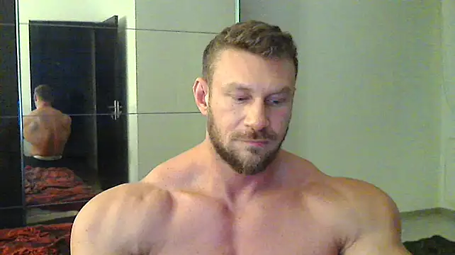 Snapshot of muscularkevin chatting on December 2024 01:09:01 PM muscularkevin online show from December 2024 01:09:01 PM
