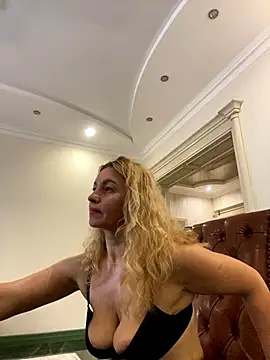 Amazoniiaa online show from October 2025 09:26:02 AM