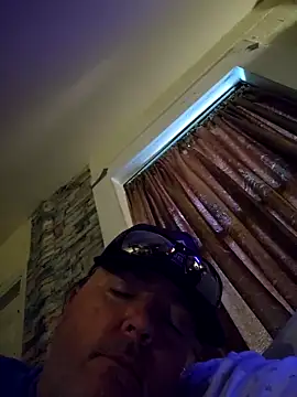 Hotredheadandtoungelasher online show from April 2026 01:13:02 PM