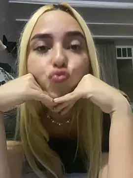 Snapshot of Irisweet_ chatting on December 2024 11:37:01 PM Irisweet online show from December 2024 11:37:01 PM