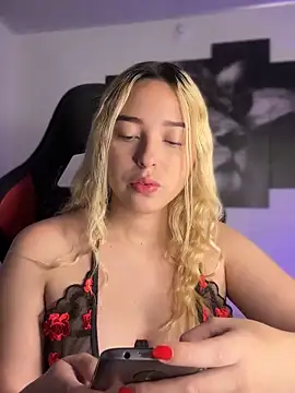 Snapshot of Irisweet_ chatting on September 2025 02:41:01 PM Irisweet online show from September 2025 02:41:01 PM