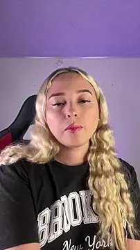 Snapshot of Irisweet_ chatting on November 2025 10:10:02 PM Irisweet online show from November 2025 10:10:02 PM