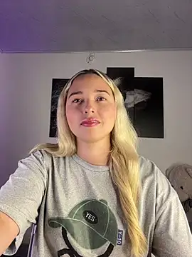 Snapshot of Irisweet_ chatting on November 2025 10:21:01 PM Irisweet online show from November 2025 10:21:01 PM