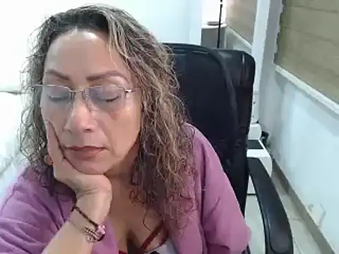 Snapshot of jesy_hot chatting on February 2025 11:04:02 PM jesy hot online show from February 2025 11:04:02 PM