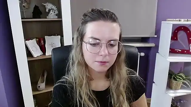 Zoey Erotic online show from October 2025 04:31:02 AM