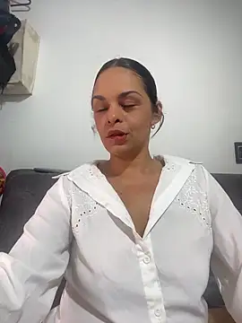 Snapshot of Kataliina chatting on February 2026 03:14:02 AM Kataliina online show from February 2026 03:14:02 AM