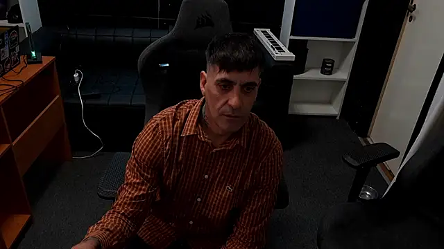 Elnonoykeila77 online show from April 2026 07:31:02 PM