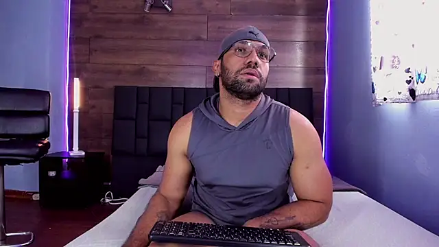 anthonylatynxd online show from November 2025 07:38:01 PM