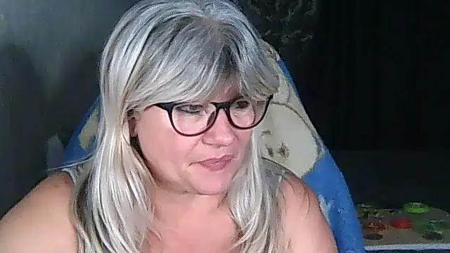 Snapshot of Diana_49 chatting on November 2025 06:00:02 AM Diana 49 online show from November 2025 06:00:02 AM