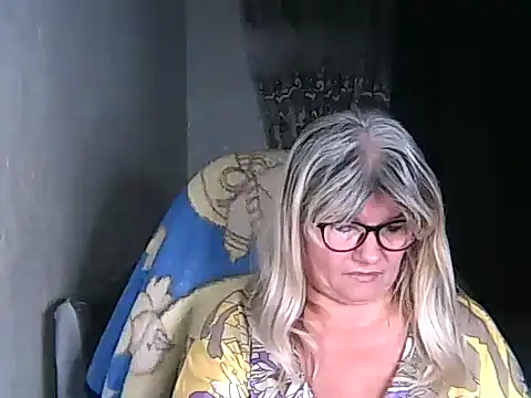 Snapshot of Diana_49 chatting on November 2025 08:00:01 PM Diana 49 online show from November 2025 08:00:01 PM