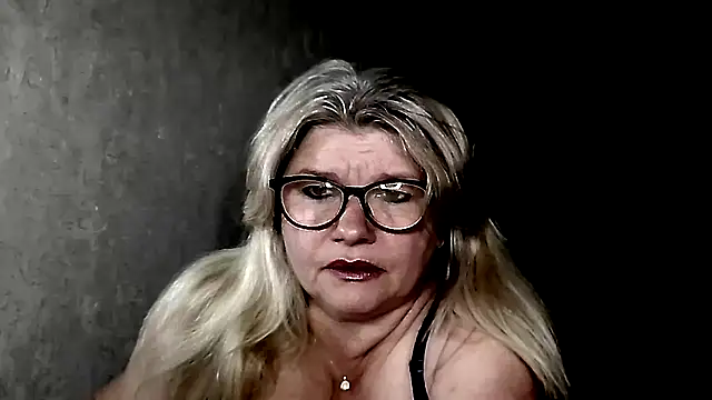 Diana 49 online show from April 2026 07:28:02 AM