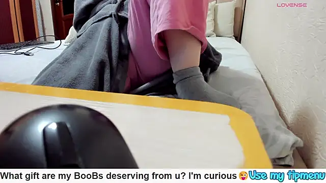 Snapshot of BustyMarina chatting on October 2025 08:39:02 PM BustyMarina online show from October 2025 08:39:02 PM