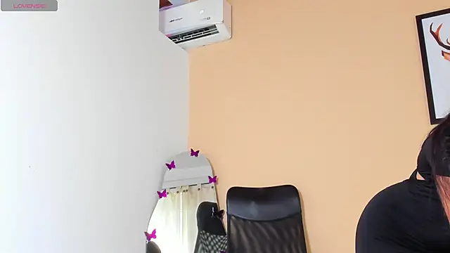 crystall06 online show from November 2025 02:28:01 PM