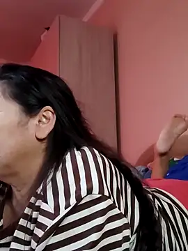 Zulfiya Bruce online show from October 2025 12:18:02 PM