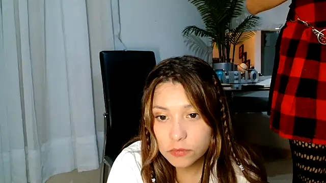 Snapshot of 3littleschoolteens chatting on June 2026 05:16:01 AM 3littleschoolteens online show from June 2026 05:16:01 AM