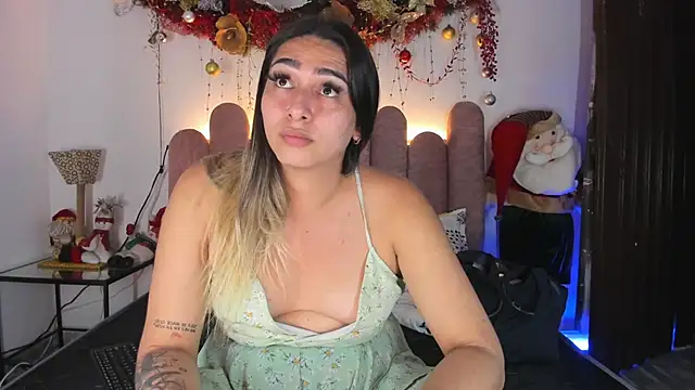 Snapshot of ISABELLASSMITH chatting on January 2025 01:26:01 AM ISABELLASSMITH online show from January 2025 01:26:01 AM