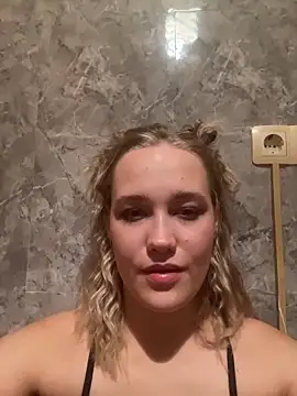 Snapshot of miya_miya21 chatting on October 2025 02:42:02 PM miya miya21 online show from October 2025 02:42:02 PM