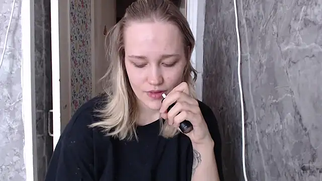 Snapshot of miya_miya21 chatting on November 2025 05:40:01 AM miya miya21 online show from November 2025 05:40:01 AM