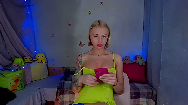 Snapshot of LickLizzy chatting on March 2026 10:16:01 PM LickLizzy online show from March 2026 10:16:01 PM