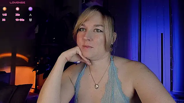 Snapshot of 5_in_one chatting on October 2025 04:20:01 AM 5 in one online show from October 2025 04:20:01 AM