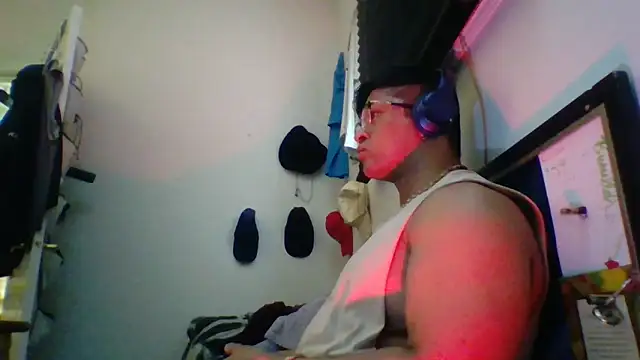 CleanGrey online show from March 2026 09:37:02 PM