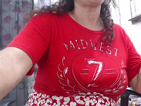 Snapshot of heyline_milf chatting on December 2024 11:10:02 PM heyline milf online show from December 2024 11:10:02 PM