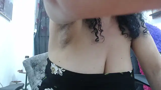 Snapshot of heyline_milf chatting on February 2025 07:38:02 PM heyline milf online show from February 2025 07:38:02 PM