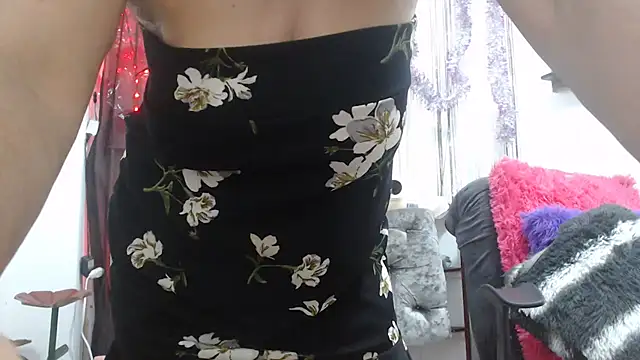 Snapshot of heyline_milf chatting on March 2025 08:40:02 PM heyline milf online show from March 2025 08:40:02 PM