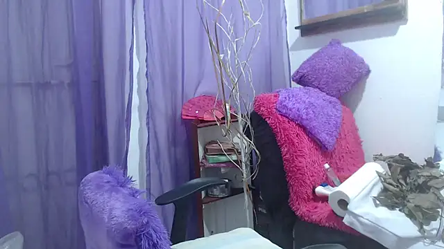 Snapshot of heyline_milf chatting on November 2025 03:14:02 PM heyline milf online show from November 2025 03:14:02 PM