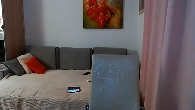 Snapshot of Magic_Blondie chatting on December 2024 10:42:02 PM Magic Blondie online show from December 2024 10:42:02 PM