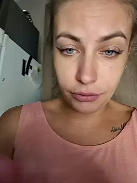 Snapshot of Keli_Jessi chatting on October 2025 06:19:02 PM Keli Jessi online show from October 2025 06:19:02 PM