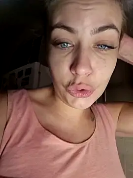 Keli Jessi online show from December 2025 01:04:02 PM