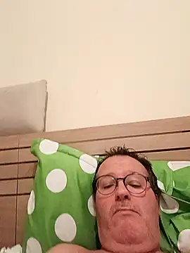 mike9473 online show from September 2025 09:51:01 PM