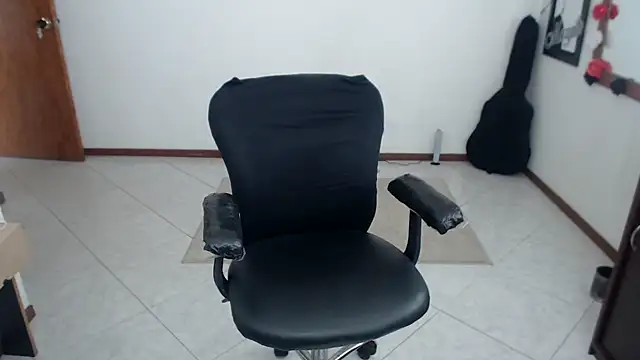 charlottezoe15 online show from March 2026 04:35:01 PM