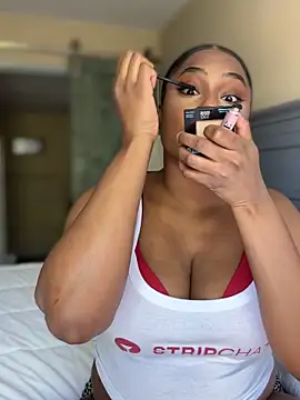 CandyLuxxxx online show from June 2026 05:06:02 PM