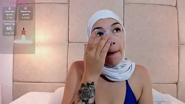 aisha vs online show from February 2026 12:04:02 PM